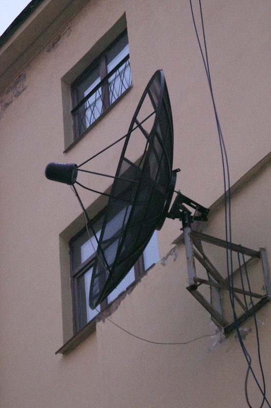 Демонтаж спутниковой тарелки